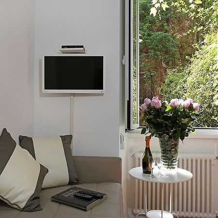 Domus Croce Bed & Breakfast Rome Bagian luar foto