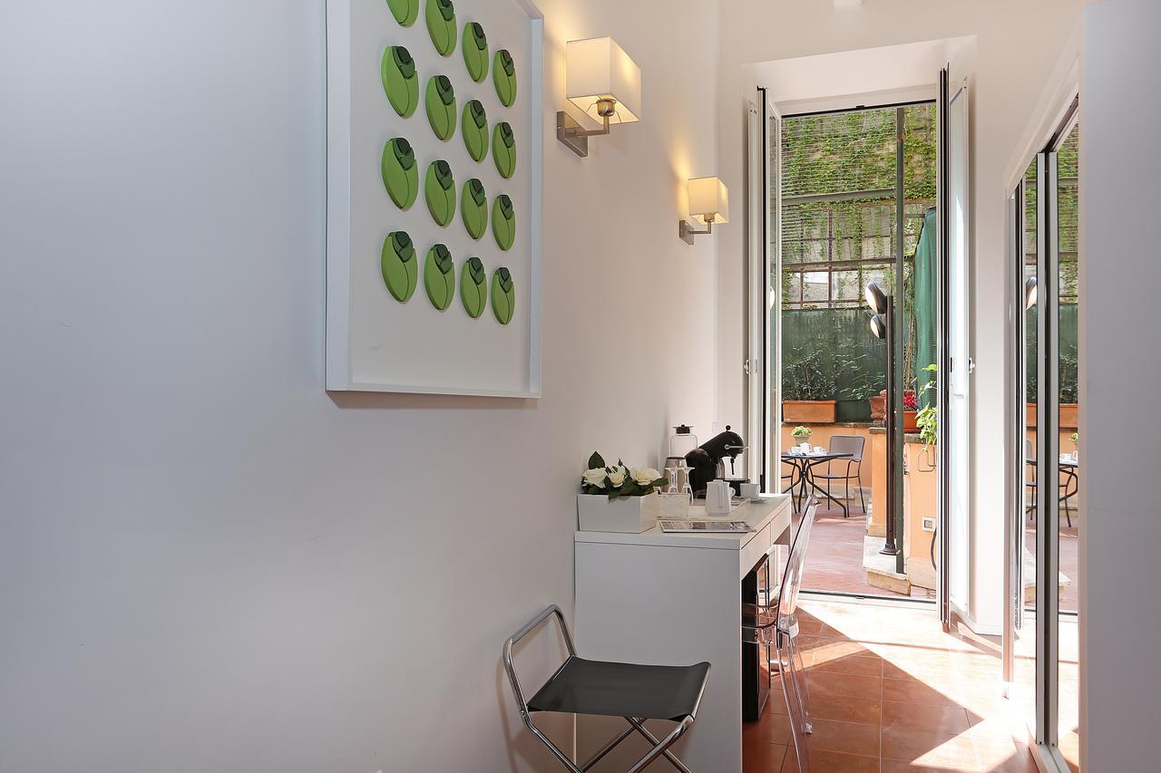 Domus Croce Bed & Breakfast Rome Bagian luar foto