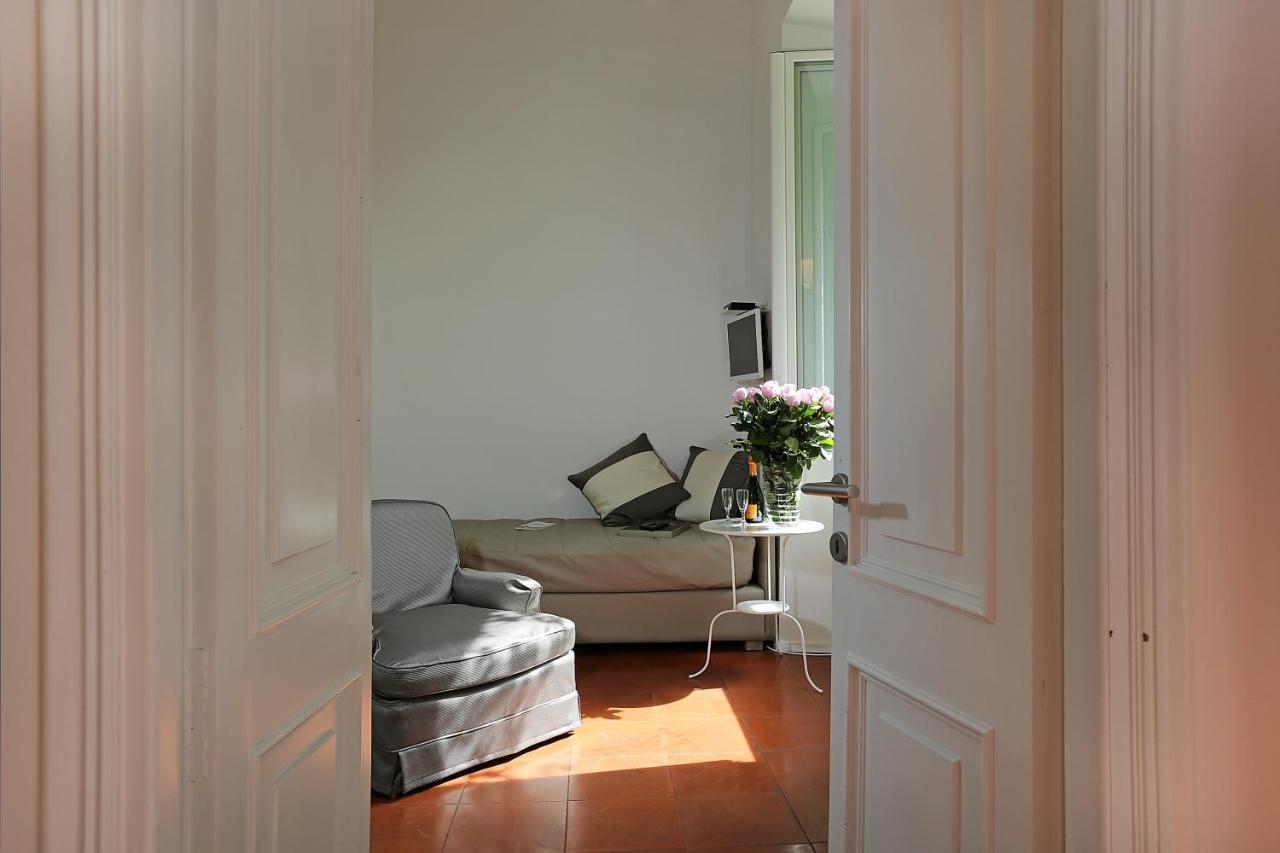Domus Croce Bed & Breakfast Rome Bagian luar foto