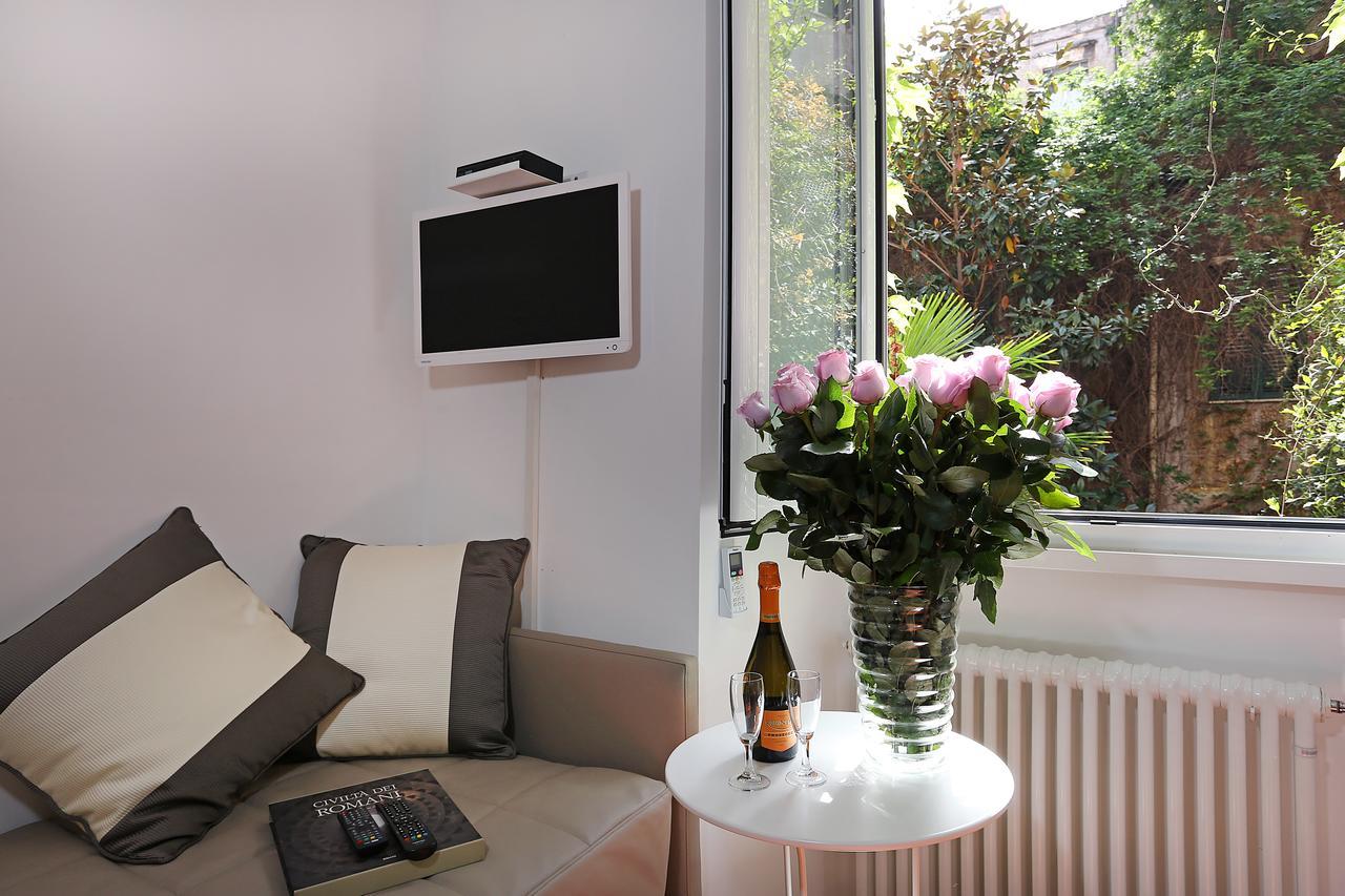 Domus Croce Bed & Breakfast Rome Bagian luar foto